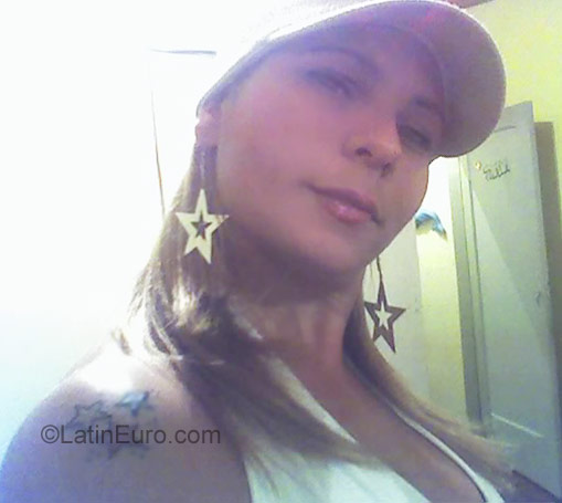 Date this good-looking Brazil girl Tania from Sao Paulo BR2130