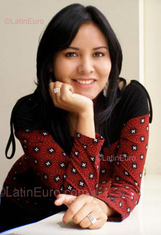 Date this voluptuous Peru girl Tania from Lima PE522
