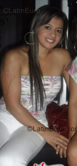 Date this hot Colombia girl Leidy Yesenia from Villavicencio CO2457