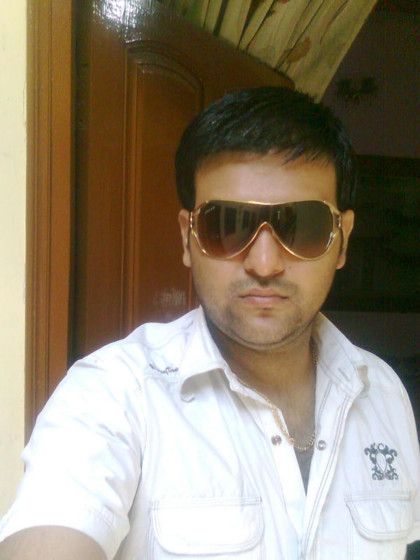 Date this beautiful India man Armaan from New Delhi IN91