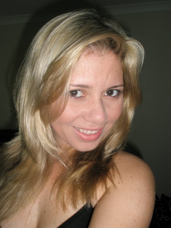 Date this voluptuous Brazil girl Camila from Rio De Janeiro BR2204