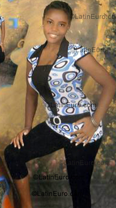 Date this attractive Dominican Republic girl Yeimy from San Pedro de Macoris DO5725