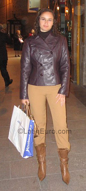 Date this delightful Brazil girl Daniele from Rio De Janeiro BR5191