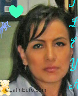 Date this nice looking Colombia girl Fleya from Bogota CO2772