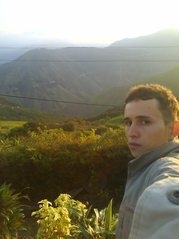 Date this pretty Colombia man JOHNLATIN from Cali CO2773