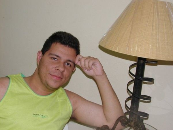 Date this passionate Brazil man Henrique from Governador Valadares BR2233