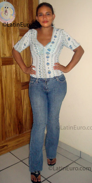 Date this lovely Honduras girl Zenaida from San Pedro Sula HN75