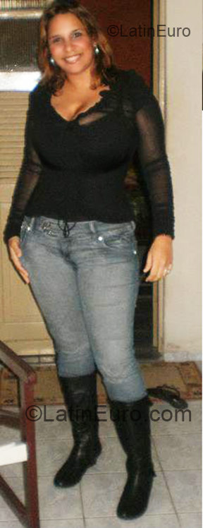 Date this attractive Brazil girl Carolina from Vitoria De Santo Anttao BR2377