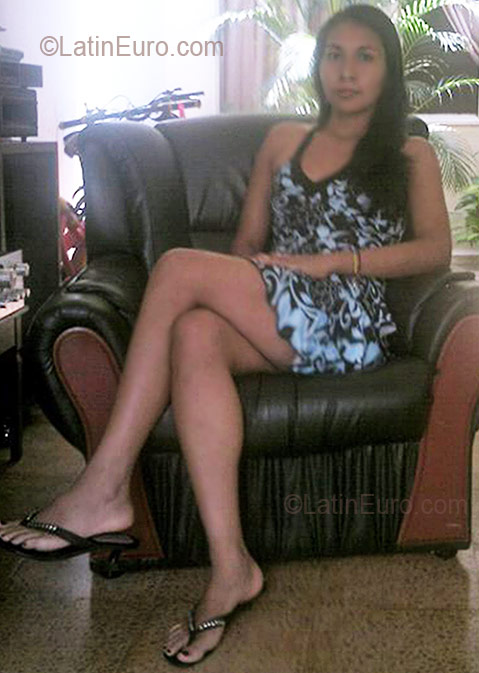 Date this attractive Colombia girl Obeida from Cali CO3060