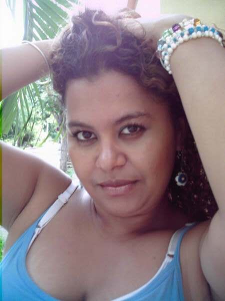 Date this happy Honduras girl Sthefaniecoello from San Pedro Sula HN146