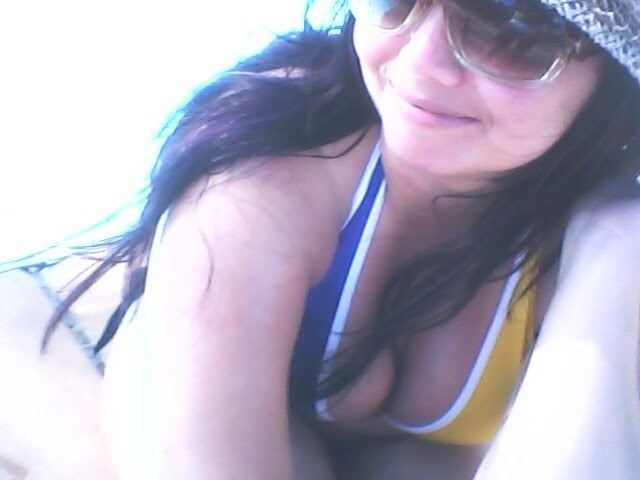 Date this hot Brazil girl Karolinne from Sao Paulo BR2485