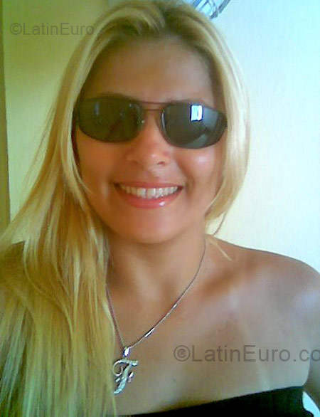 Date this good-looking Brazil girl Fabizinha from Recife BR4387