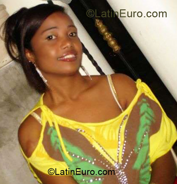 Date this sultry Dominican Republic girl Liz Marlyn from Puerto Plata DO3648
