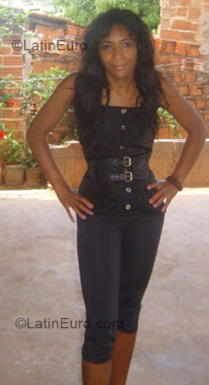 Date this beautiful Brazil girl Vania from Goiania BR5153