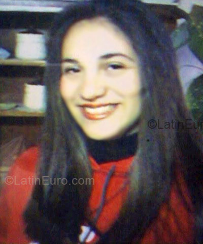 Date this sensual Brazil girl Quetelin from Candiota BR2529