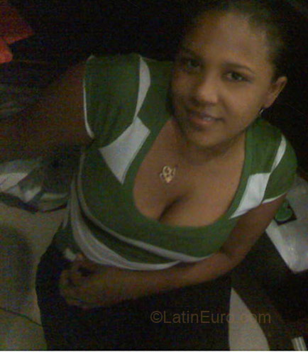 Date this nice looking Honduras girl Jessi from San Pedro Sula HN161