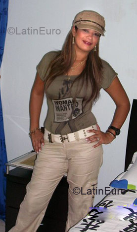 Date this pretty Colombia girl Florecitasamari from Santa Marta CO3451