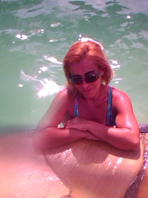 Date this funny Brazil girl CarmemdecopaApe from Rio De Janeiro BR2707