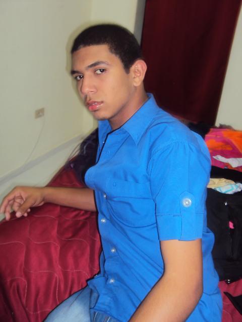 Date this athletic Dominican Republic man Jose from Santiago DO3857