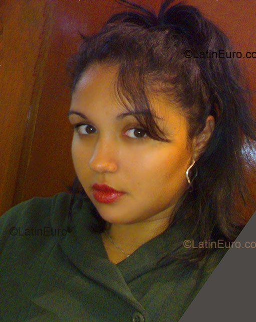 Date this good-looking Brazil girl Tatiane from Taubate BR2803