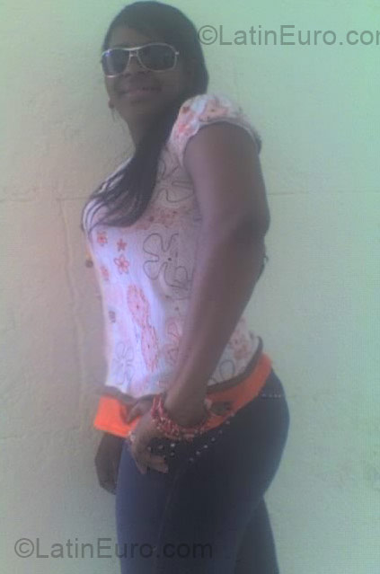 Date this stunning Dominican Republic girl Anairis from Santodgo DO4166