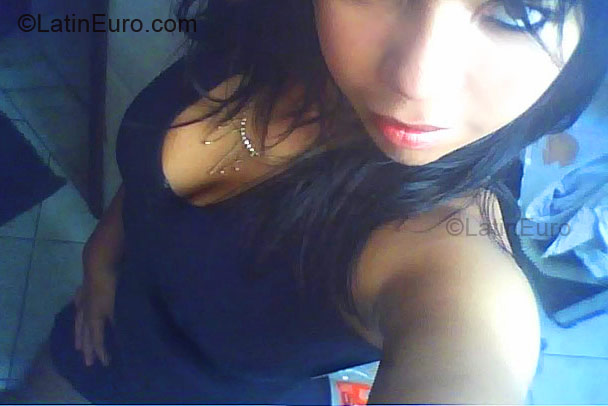 Date this beautiful Brazil girl Viviane from Salvador BR2976