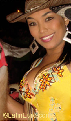 Date this hard body Colombia girl Sarita from Colombia CO5954