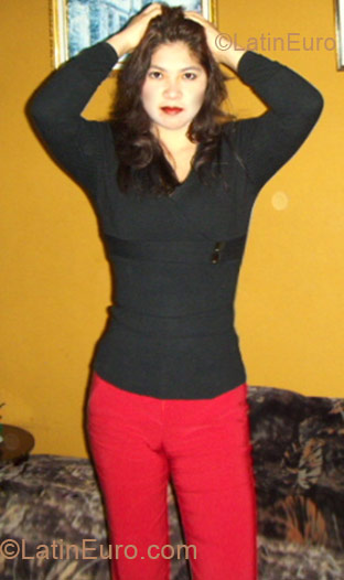 Date this hot Peru girl Annia from Lima PE270