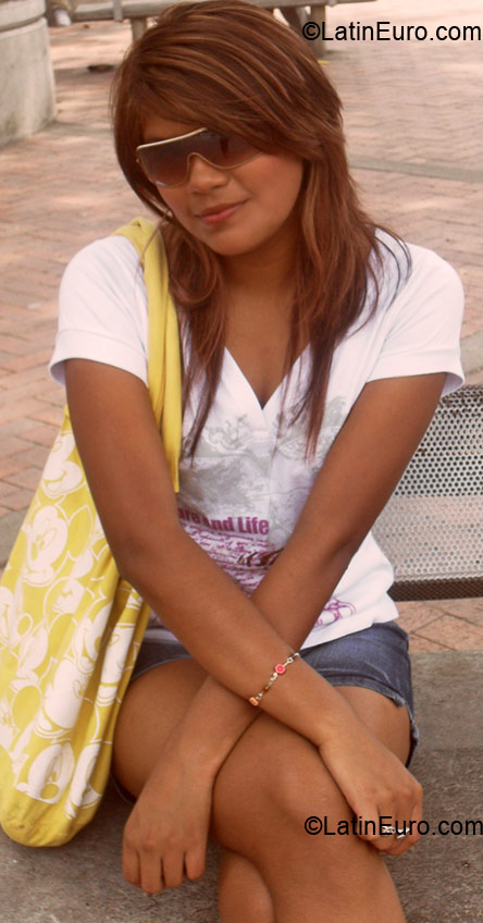 Date this hot Colombia girl Yuri from Neiva CO4271