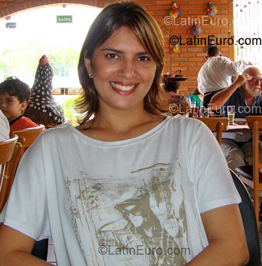 Date this fun Brazil girl Raquel from Teresina BR5052