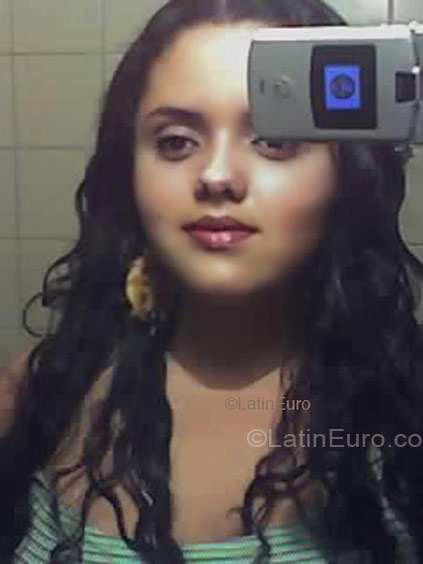 Date this happy Brazil girl Nubia from Contagem BR3126
