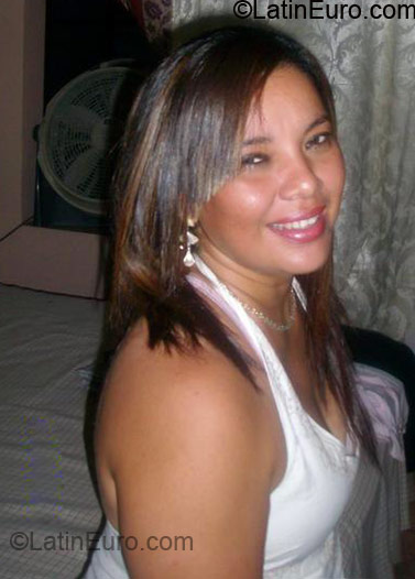 Date this pretty Honduras girl Pattricia from Santa Barbara HN196