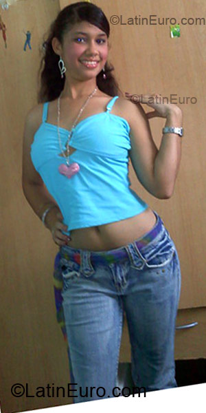 Date this hot Dominican Republic girl Yanelis from Nagua DO4994