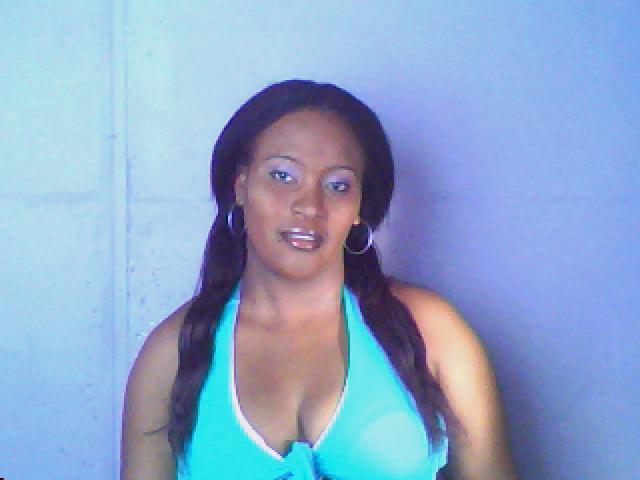 Date this sultry Colombia girl Milena from Cali CO4659