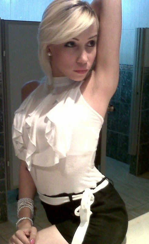 Date this nice looking Dominican Republic girl Jessica from Santiago DO4838