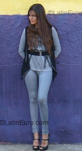 Date this good-looking Peru girl Johana from Lima PE303