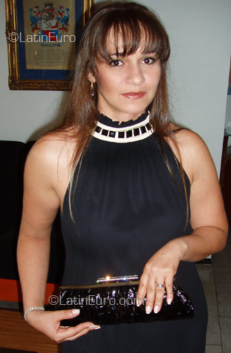 Date this fun Brazil girl Rosana from Sorocaba BR7654