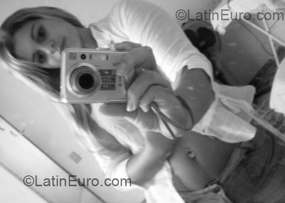 Date this cute Brazil girl Raphaela from Cachoeiro De Itapemirim BR3402
