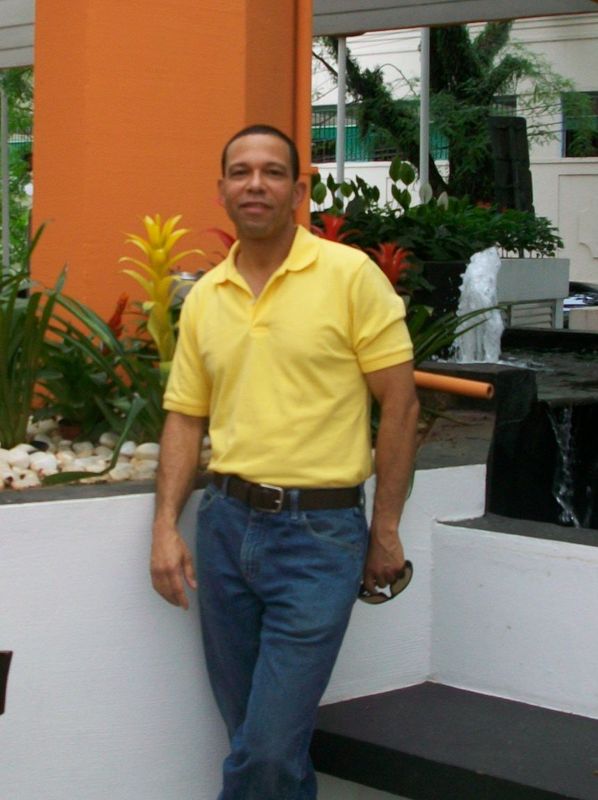Date this tall United States man OHomenCerto from Chicago US6992