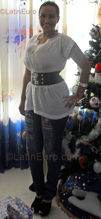 Date this hot Colombia girl Sandra Milena from Cali CO4811