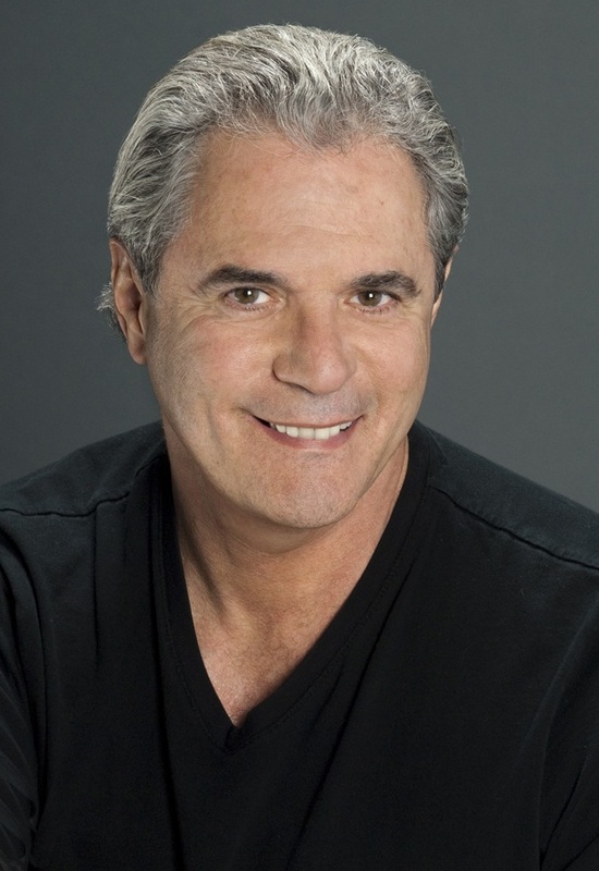 Date this happy United States man Mark from San Francisco US7086