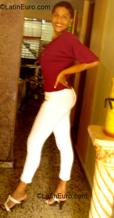 Date this tall Dominican Republic girl Corazon from San Cristobal DO4946