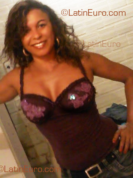 Date this athletic Brazil girl Valdenice from Petrolina BR3513