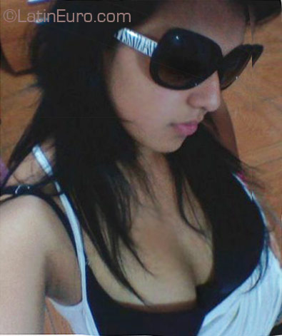 Date this exotic Ecuador girl Angela Daniela from Quito EC24