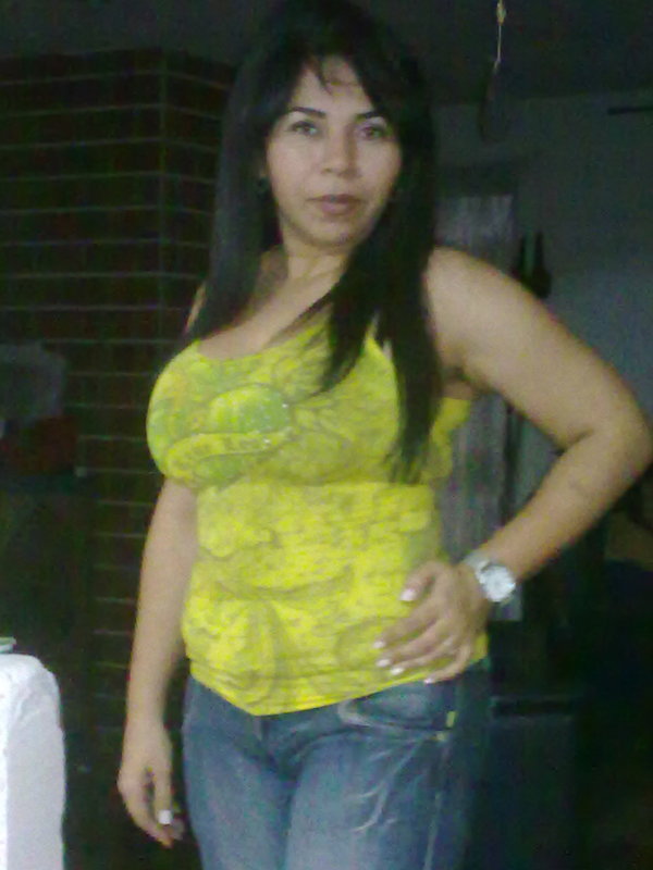 Date this athletic Colombia girl Maria herrcilia from Medellin CO4902