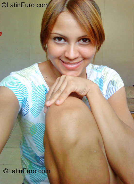 Date this hot Dominican Republic girl Erika from Santo Domingo DO5856
