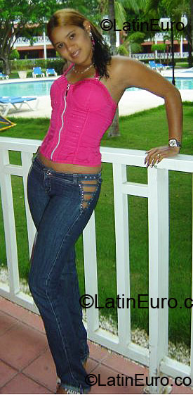 Date this funny Dominican Republic girl Mayori from Santo Domingo DO5032