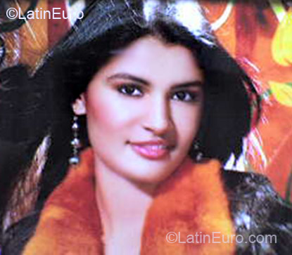 Date this charming Colombia girl Jenniffer Julieth from Armenia CO4954
