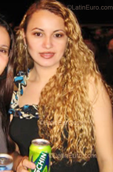 Date this good-looking Brazil girl Hanna Karina from Natal BR3570