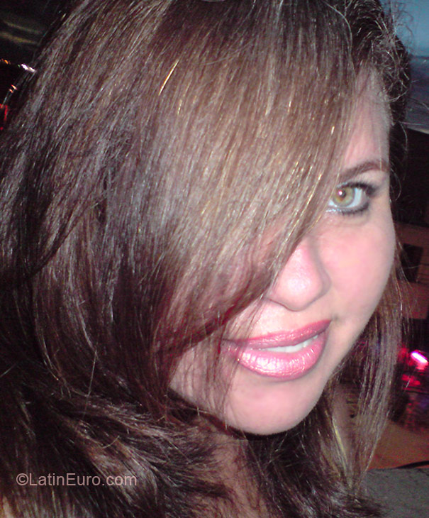 Date this pretty Colombia girl Mariana from Barranquilla CO4987